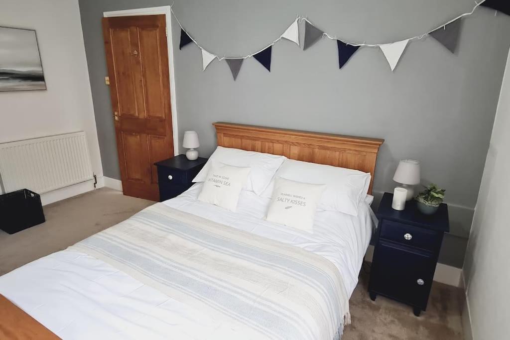 Beach View, 4 Bedroom House Opposite The Sea! Sleeps 10 Sandgate Bagian luar foto