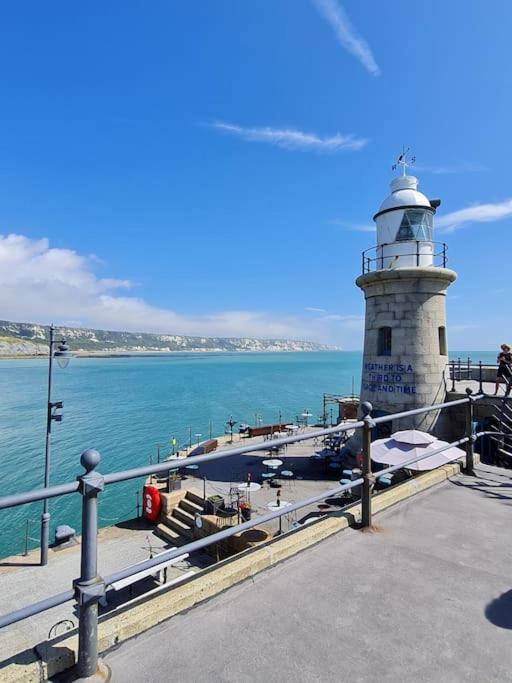 Beach View, 4 Bedroom House Opposite The Sea! Sleeps 10 Sandgate Bagian luar foto