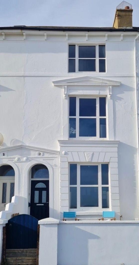 Beach View, 4 Bedroom House Opposite The Sea! Sleeps 10 Sandgate Bagian luar foto