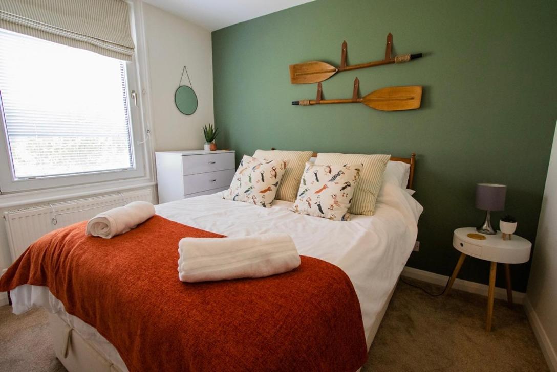 Beach View, 4 Bedroom House Opposite The Sea! Sleeps 10 Sandgate Bagian luar foto